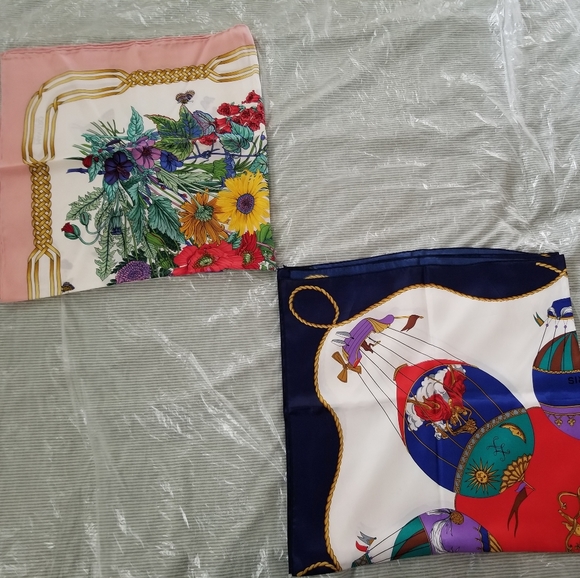 Assorted scarves (bulk purchase only) - Picture 1 of 5